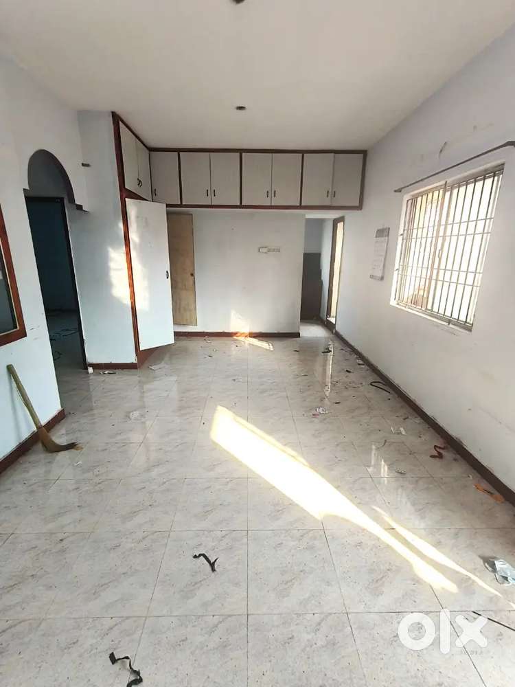 LEASE / 2 BHK/ GANDHI ROAD VELACHERY