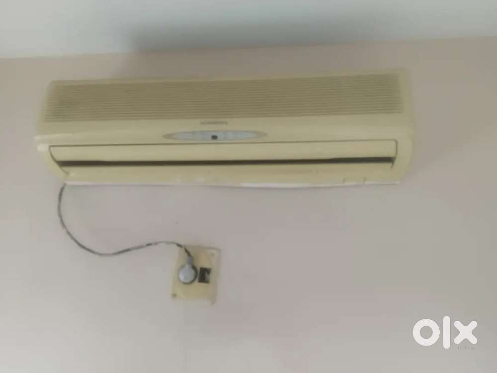 Two 1.5 ton O general ACs in working condition