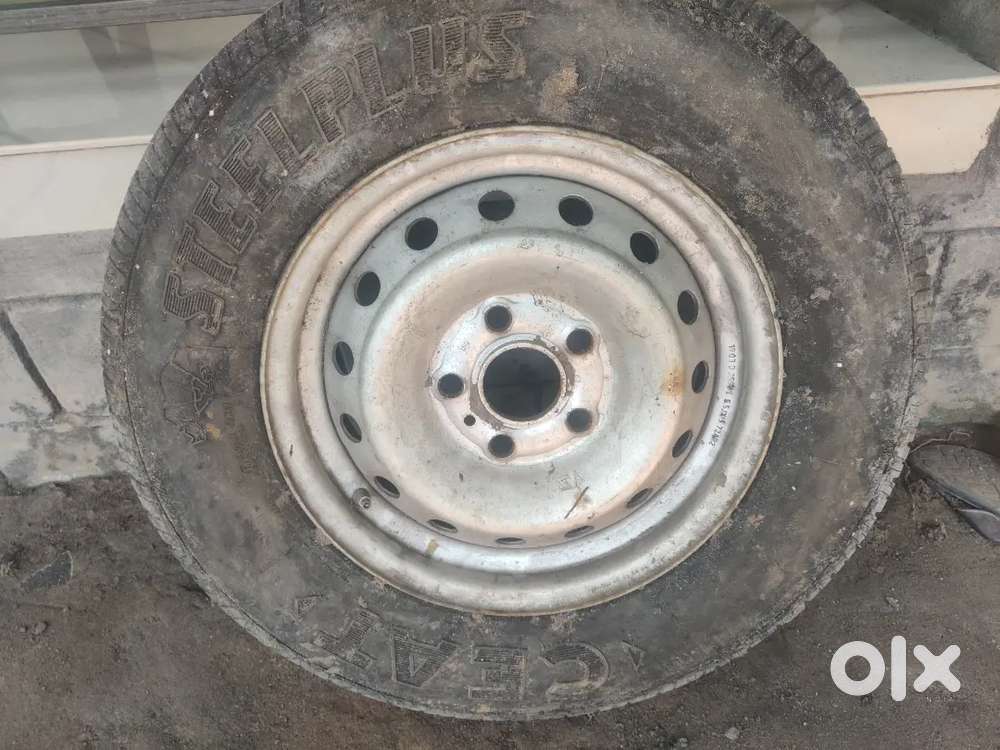 Ashok Leyland dost plus tyre and ring