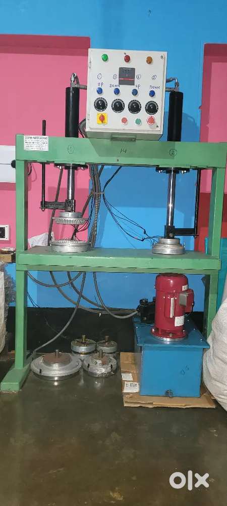 Paper plate making machine