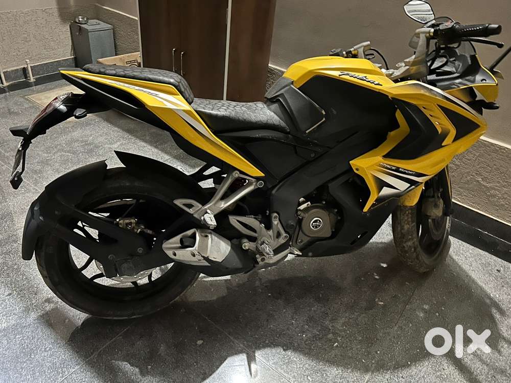 Bajaj Rs 200 for sale in very goof condition