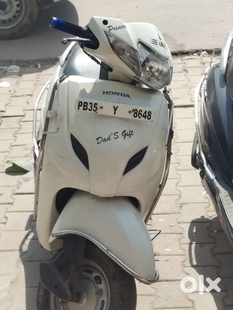 Activa 3g white colour