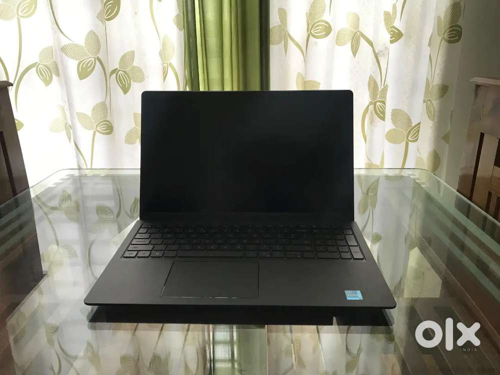 Laptop Dell Vostro 3520 Brand New