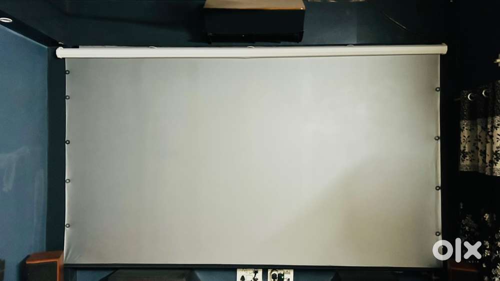 ALR Projector Screen 133 inches