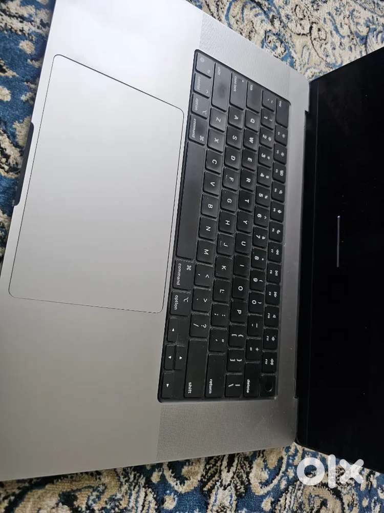 M1 pro macbook pro 16inch 16gb ram 1tb SSD apple laptop good condition