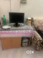 Desk top computer