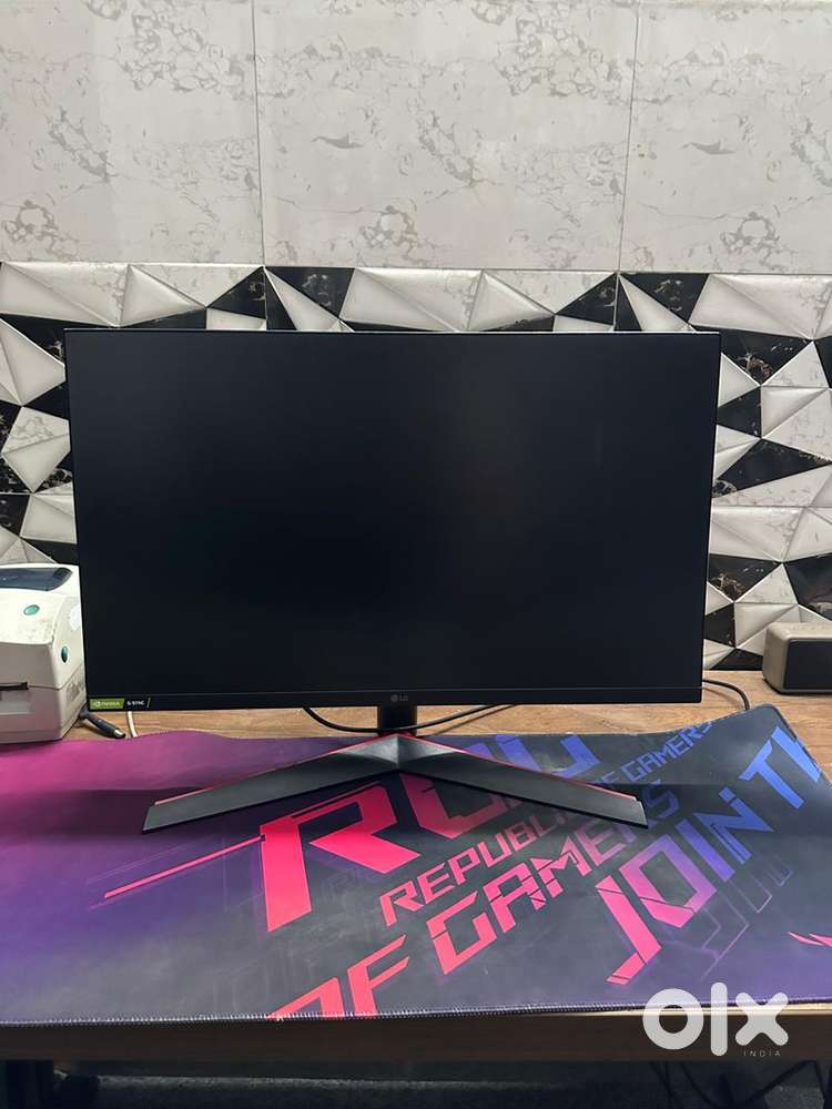 Lg ultragear 27 inch 4k monitor  144 hz refresh rate