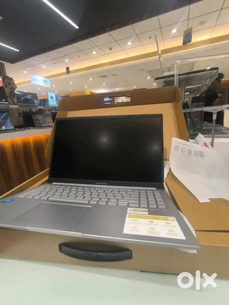 ASUS vivobook laptop