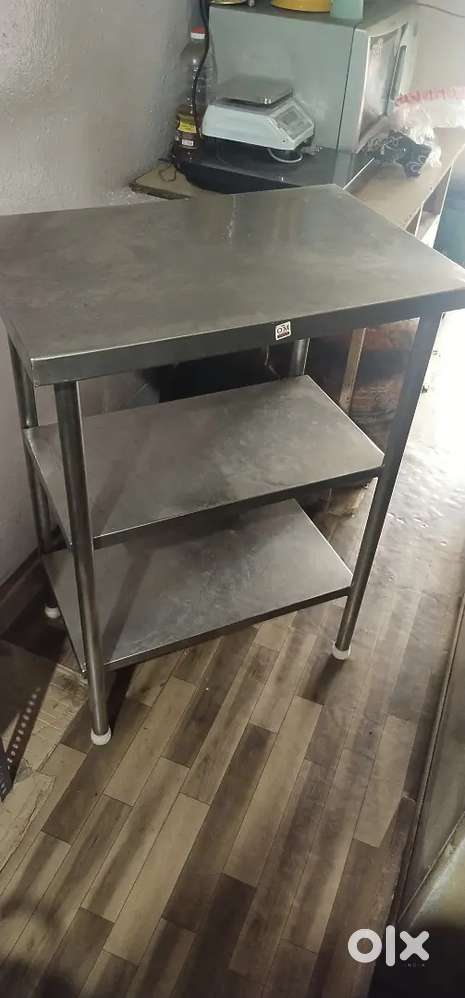 Kitchen table,toaster,54 idly maker