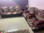 Urgent sale Sofa set luxurious 05 seater in good condition