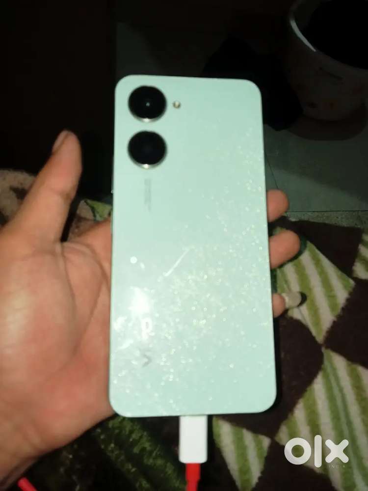 VIVO Y18i 4/64  mobile bechna hai money need