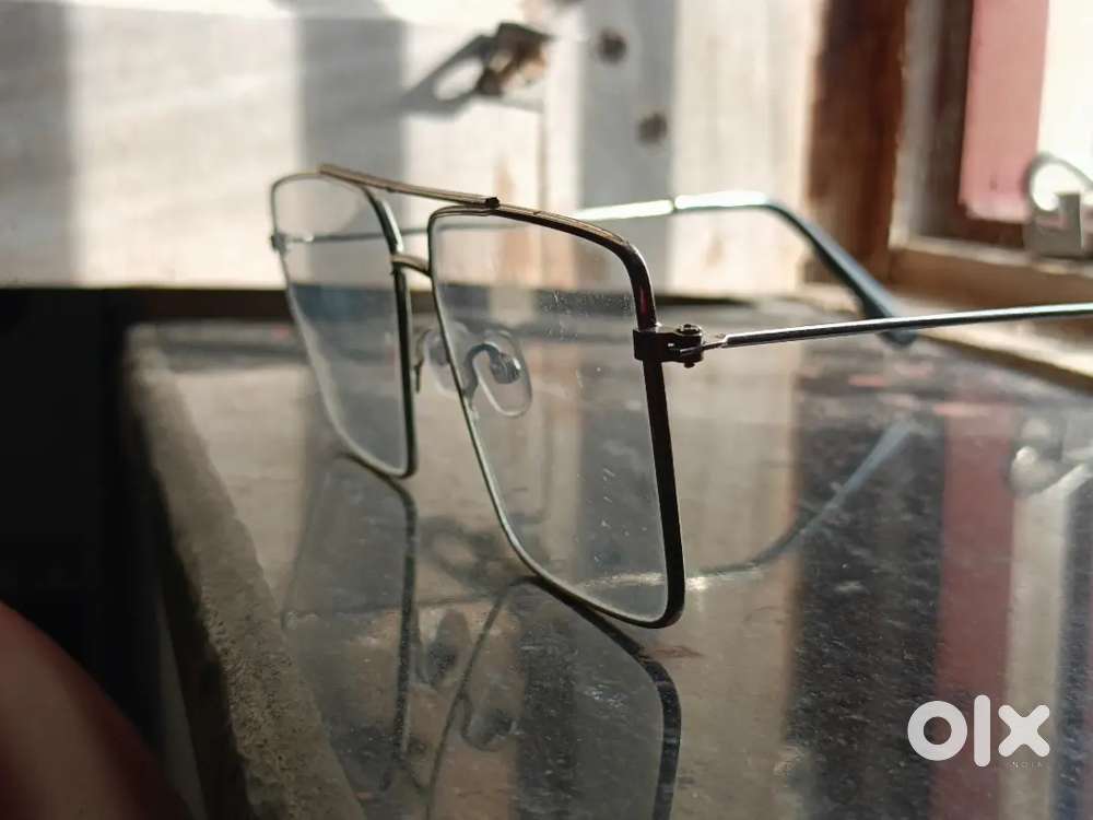 glasses little old but in good condition