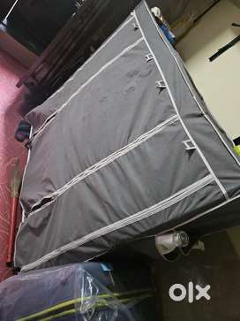 Foldable wardrobe
