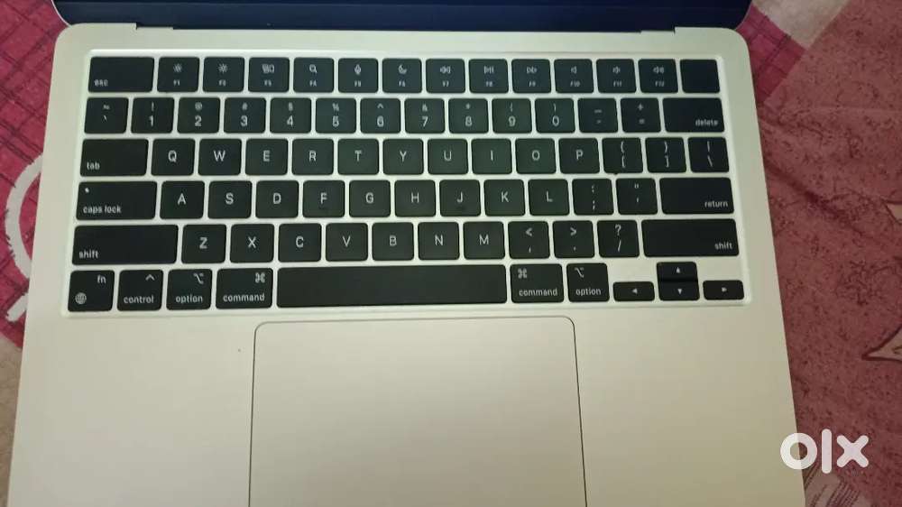 Apple macbook m2 air for sale - excellent condition