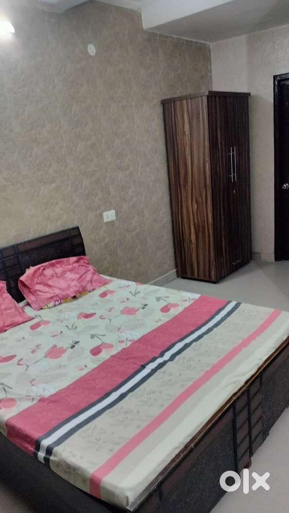 2 Room set unfurnished sector 47 chd for rent