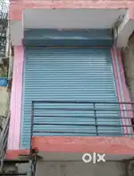 SHOP FOR RENT IN PRIME LOCATION.