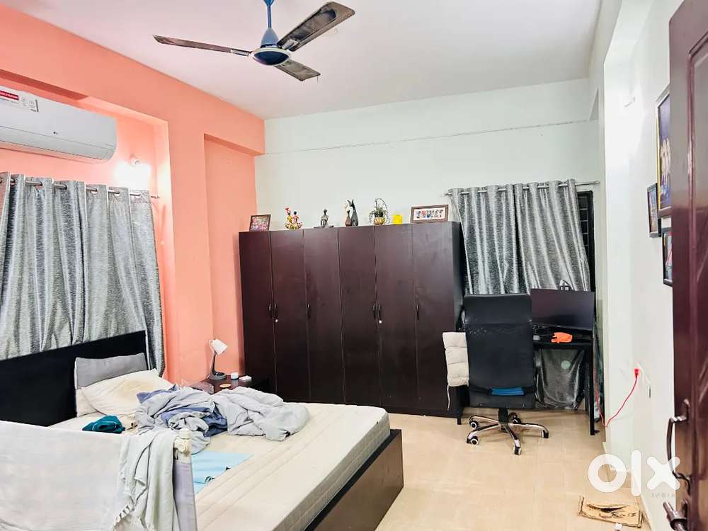 3 door wardrobe in very good condition like new