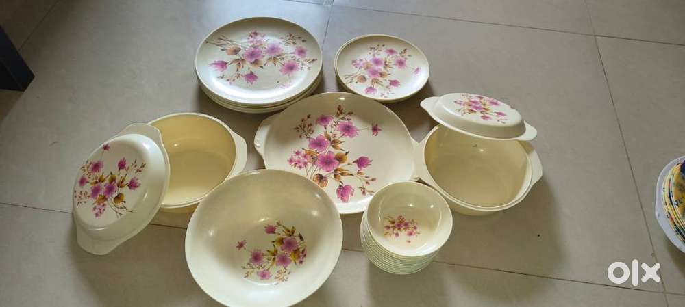 Elegant Kitchen & Dining Set – High-Quality Plates, Bowls, and Servewa