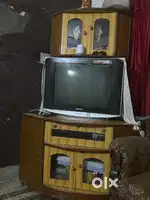 Samsung TV in better condition with TV trolly