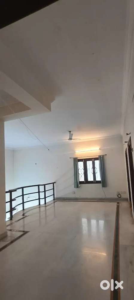 COMMERCIAL 4BHK FOR RENT IN BANJARA HILLS ROAD NO-10