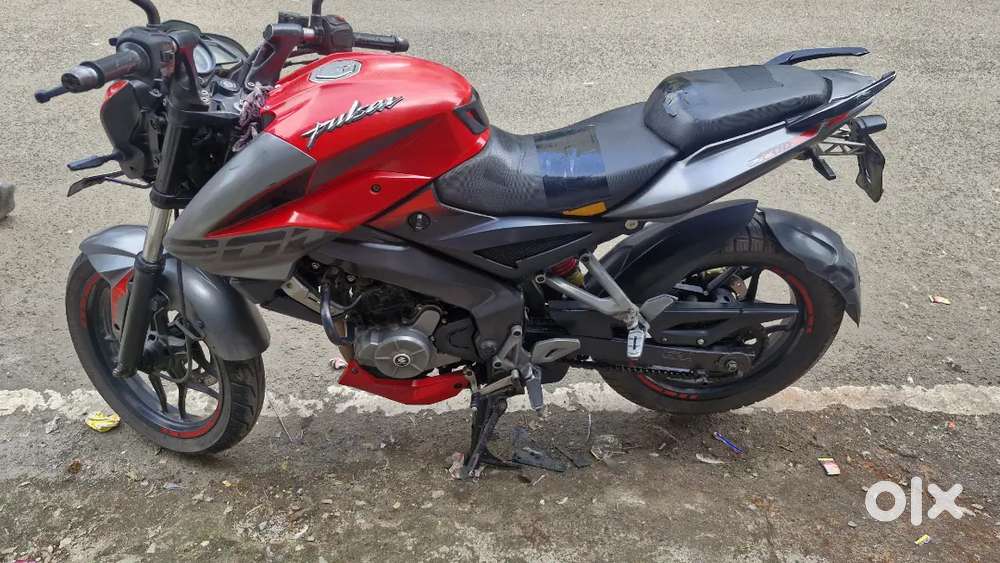 Bajaj ns200