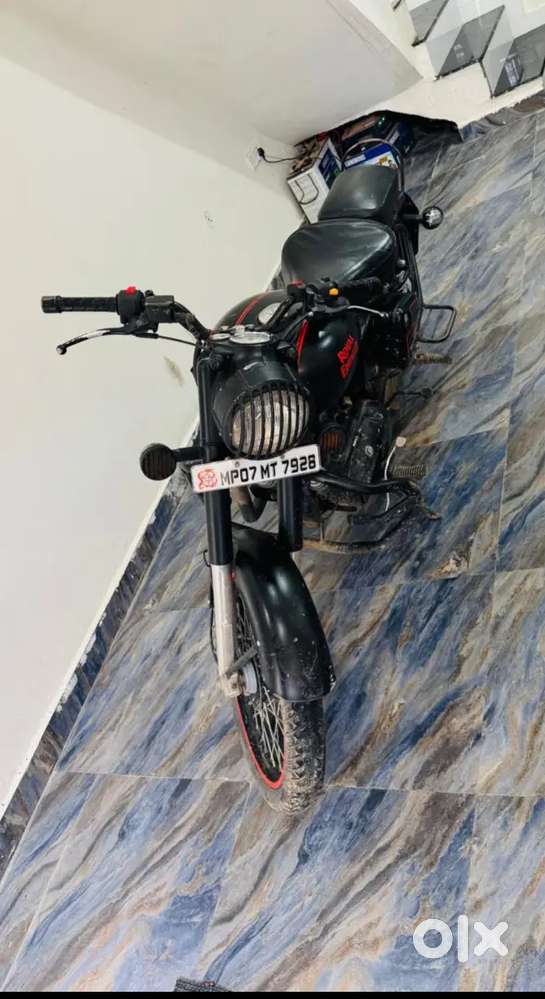 गाड़ी बढ़िया है कोई दिक्कत नहीं है सेल्फ स्टार्ट है