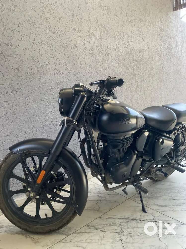 Royal Enfield Matt black with ABS