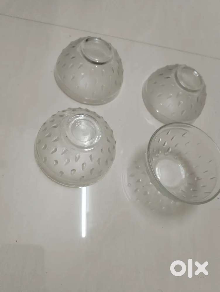 Glass bowl set