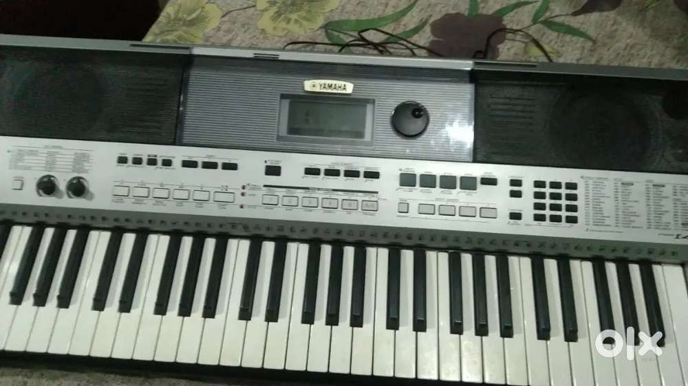 Yahama keyboard i455