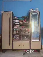 Wardrobe with showcase