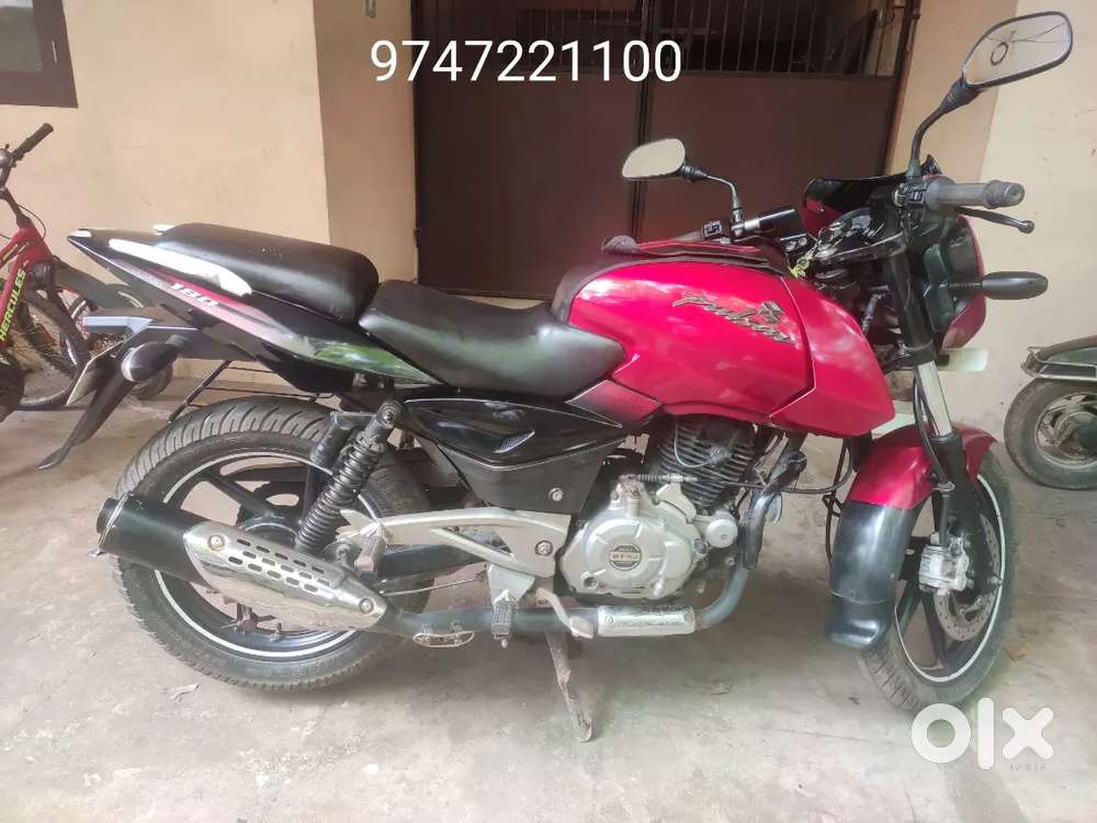 Pulsar 180 red colour