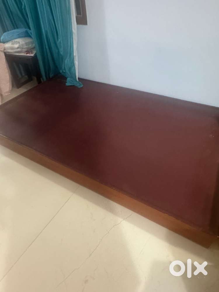 Diwan Floor