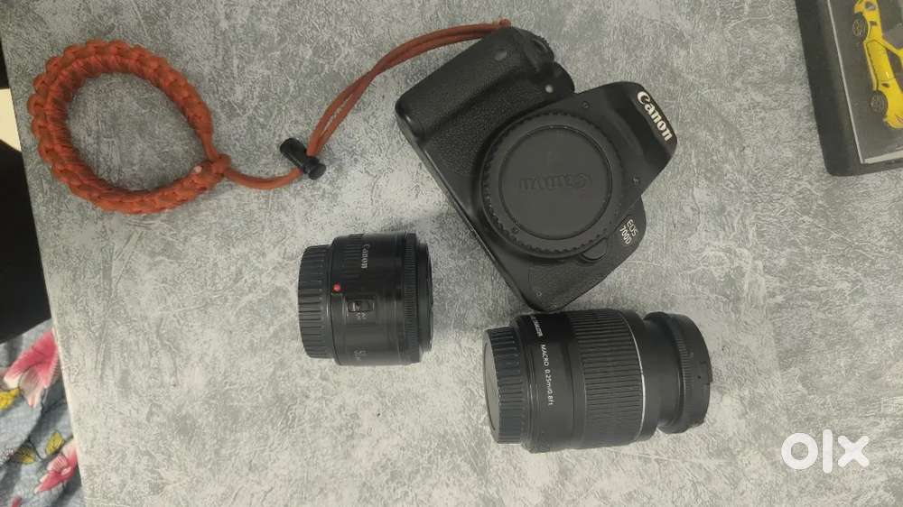 Canon 700d dslr camera