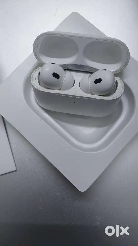 Apple AirPods Pro – Premium Wireless Earbuds