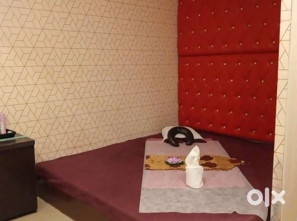 Urgent need for Spa 35k-45k part time work ( only for girls )