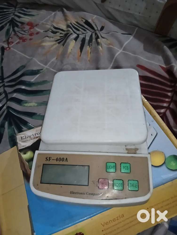 Electronic compact scale