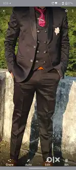 Mens suit only 2 time used