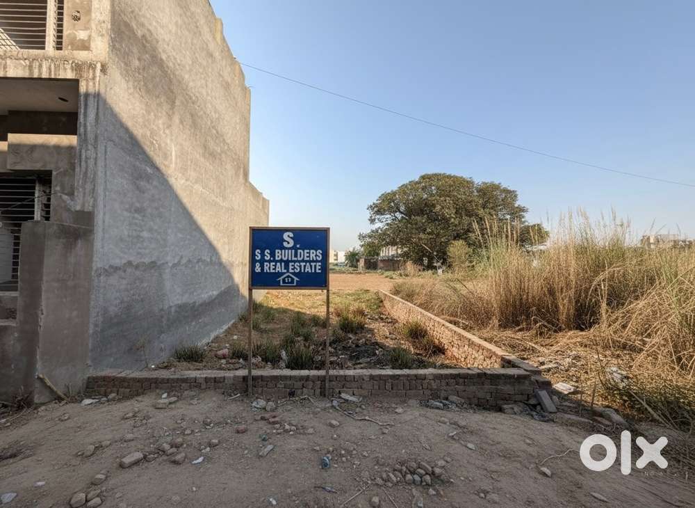 Rare 85.7 SqYd Plot in Sector 123 Airport Rd