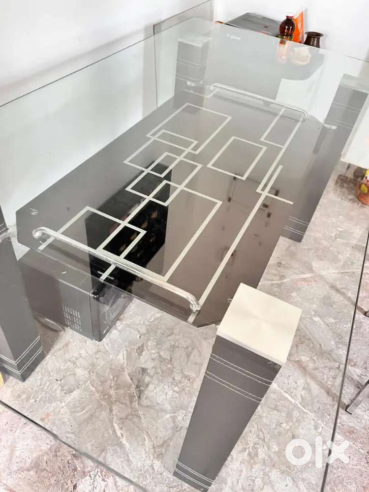 New/ not used by owner/ Ekdom new dinning table with chairs