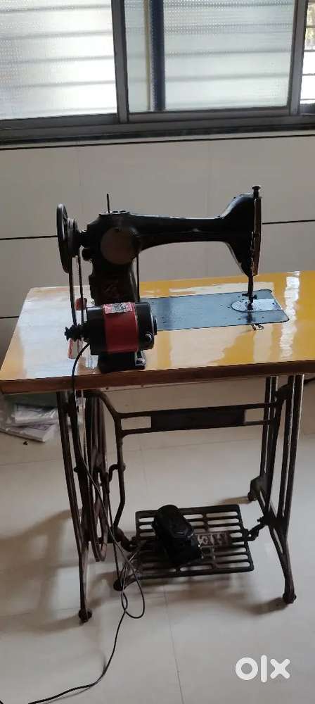 Sewing machine with motor , aakho aato