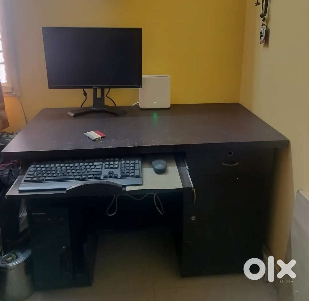 Monitor, keyboard, mouse and table