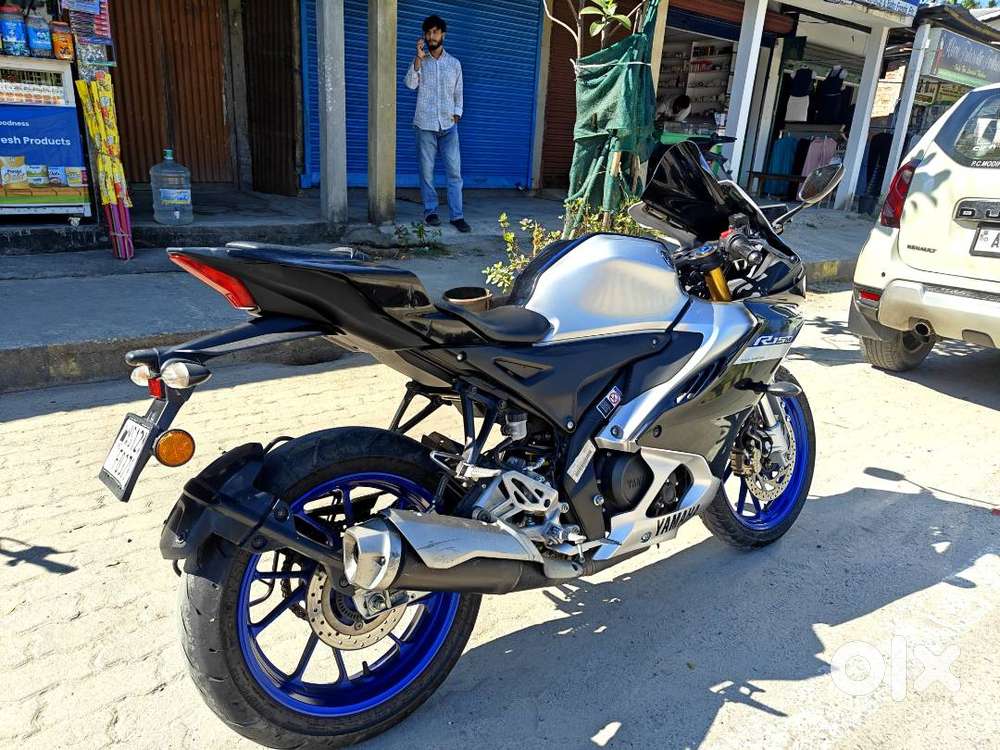 R15 v4M yamaha
