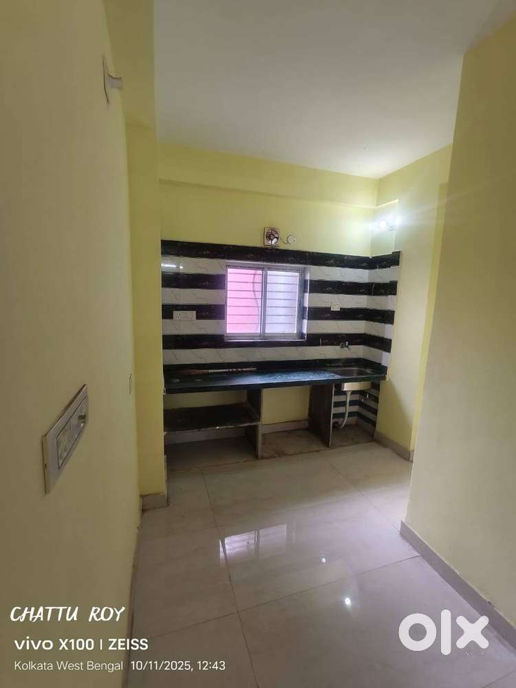 2BHK FLAT NEAR NEWTOWN