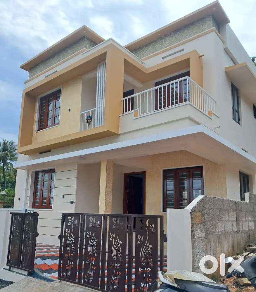 MANNANTHALA maruthoor house for sale