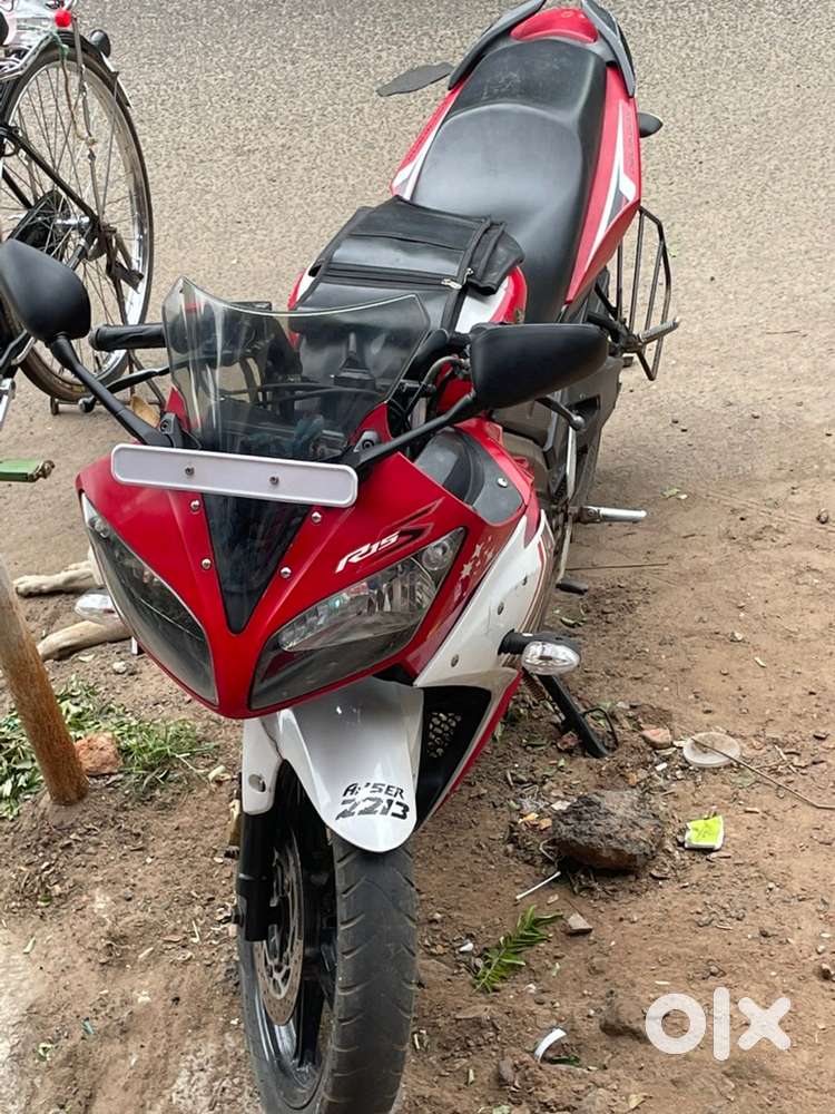 Yamaha r15