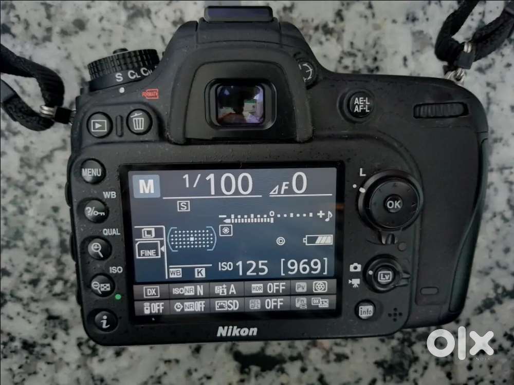 Nikon D7100 Camera ( DSLR)
