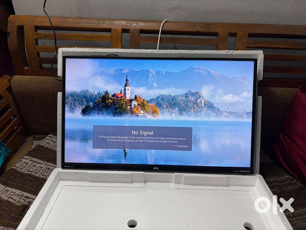 32 inch TV 2 months used