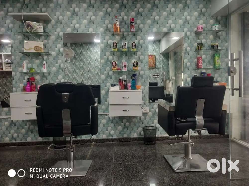 Smart look men's saloon