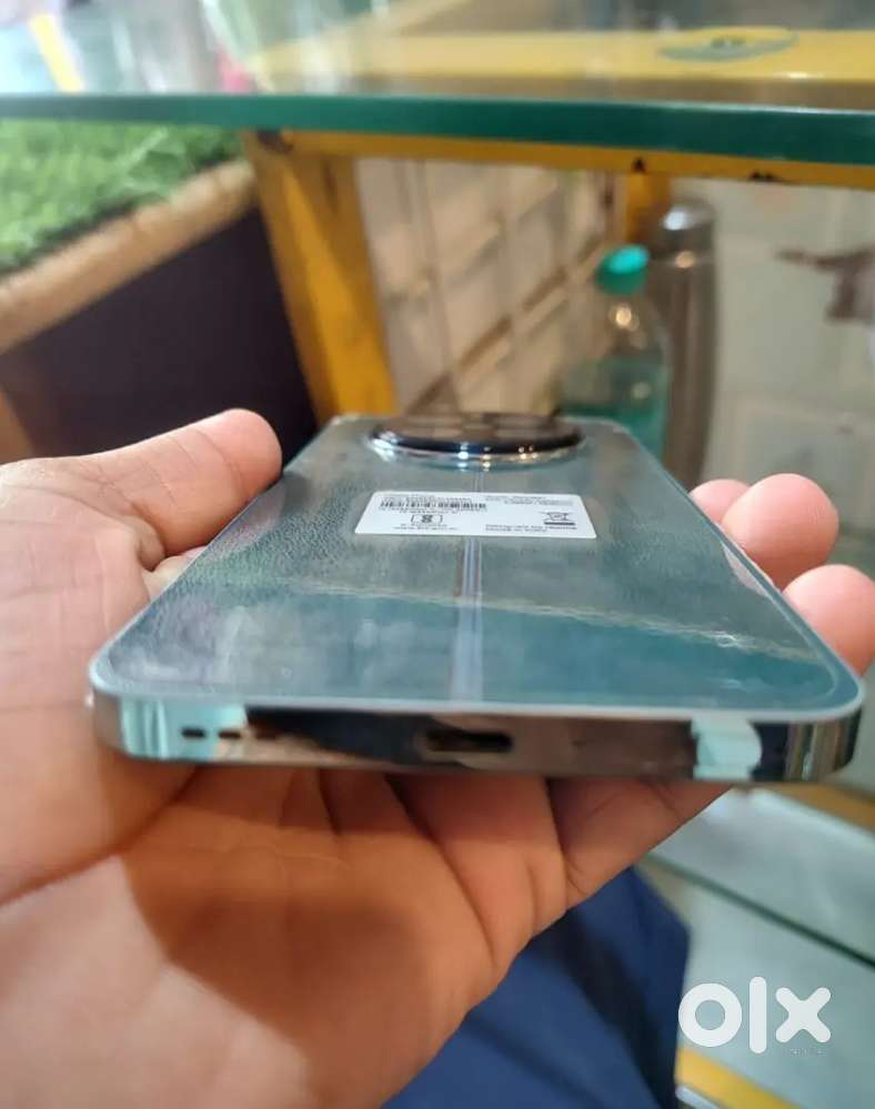 12 plus 5G  8Gb Raim Room 256