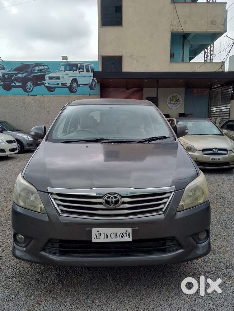 Toyota Innova 2.5 V 8 STR, 2012, Diesel